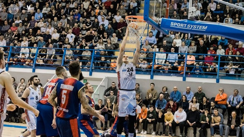 Andrejs Gražulis: 23 punkti Sicīlijā. Foto: Derthona Basket