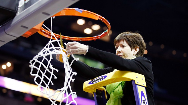 Mafeta Magro 2018. gada 1. aprīlī Kolambusā pēc uzvaras NCAA čempionātā. Foto: AFP/Scanpix