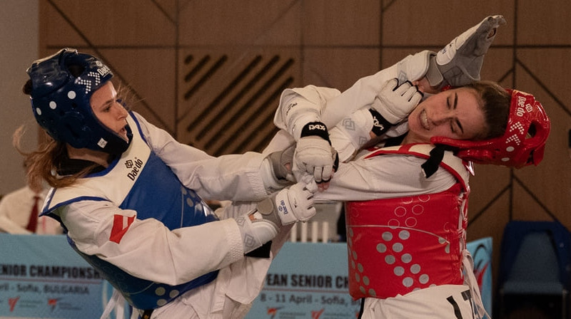 Inese Tarvida uzbrūk. Foto: Bulgarian Taekwondo Federation