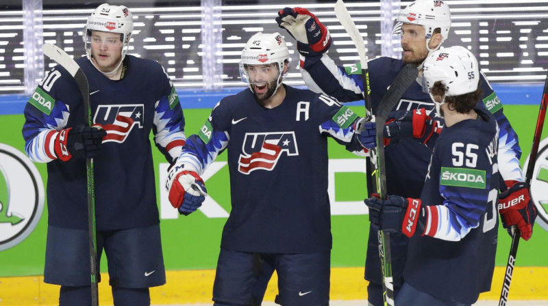 ASV izlases hokejisti svin vārtu guvumu. Foto: Sergei Grits/AP/Scanpix