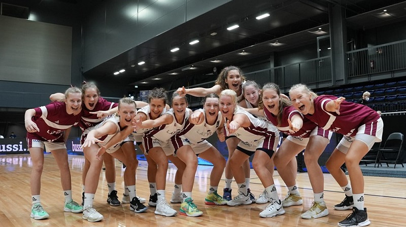 Latvijas U16 basketbolistes. Foto: FIBA