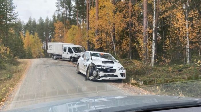 Olivera Solberga avarējušais trases pierakstīšanas auto. Foto: Twitter.com/HautamakiTimo