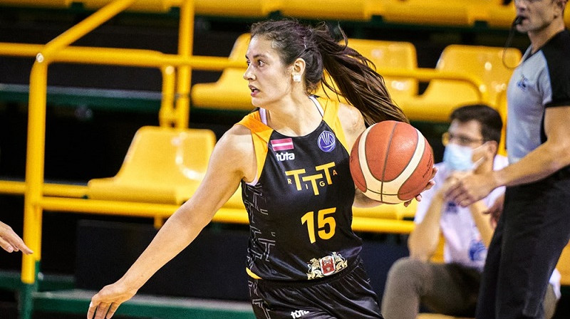 Ieva Pulvere: 15 punkti uzvarā pār RSU. Foto: EuroLeague Women