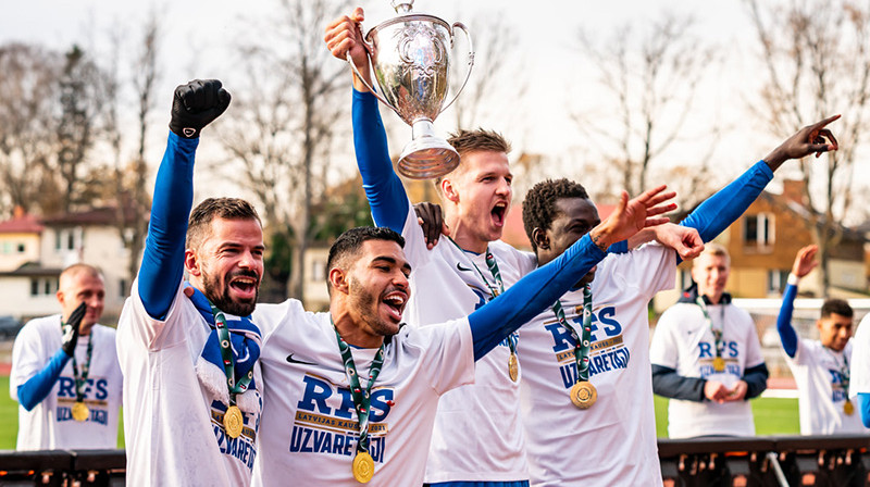 RFS futbolisti Valmierā izcīnīja otro trofeju kluba vēsturē. Foto: fkrfs.lv