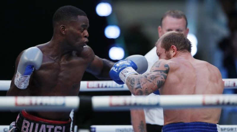 Džošua Buatsi pret Ričardu Bolotņiku. Foto: Action Images via Reuters/Scanpix