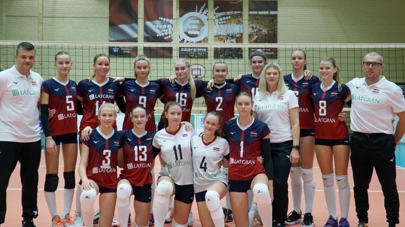 U17 meiteņu volejbola izlase. Foto: CEV / Latvijas Volejbola federācija