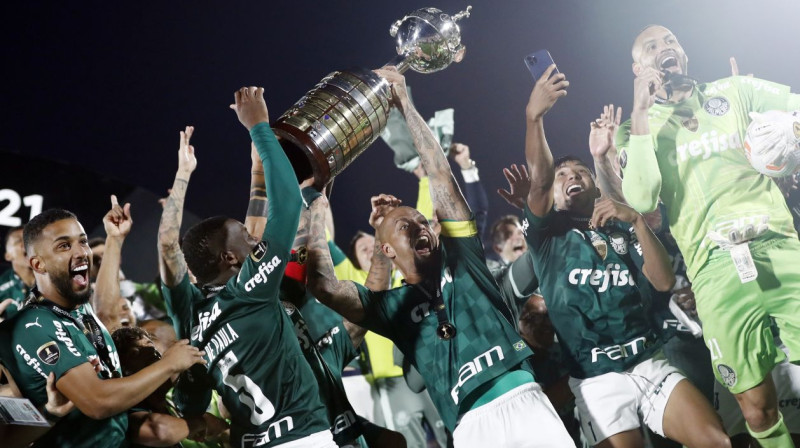 Sanpaulu "Palmeiras" svin triumfu "Copa Libertadores" turnīrā. Foto: Augustin Marcarian/Reuters/Scanpix