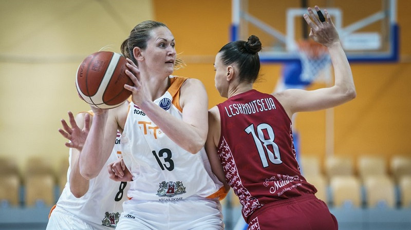 Aija Klakocka: 18 punkti un divas pārķertas bumbas uzvarā pār Daugavpils Universitāti. Foto: FIBA