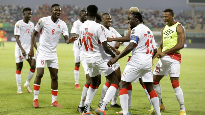 Gambijas izlases futbolisti svin vārtu guvumu. Foto: Sunday Alamba/AP/Scanpix