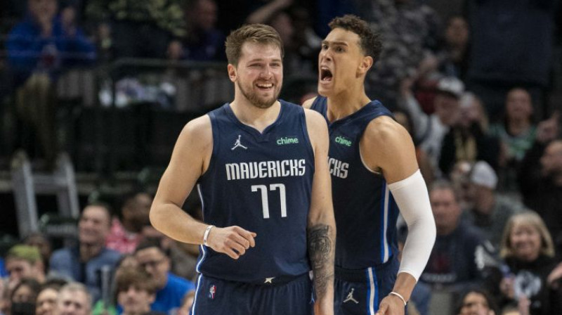 Luka Dončičs un Dvaits Pauels. Foto: USA TODAY Sports/Scanpix