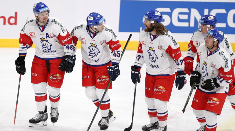 Čehijas izlases hokejisti svin vārtu guvumu. Foto: Christine Olsson/EPA/Scanpix