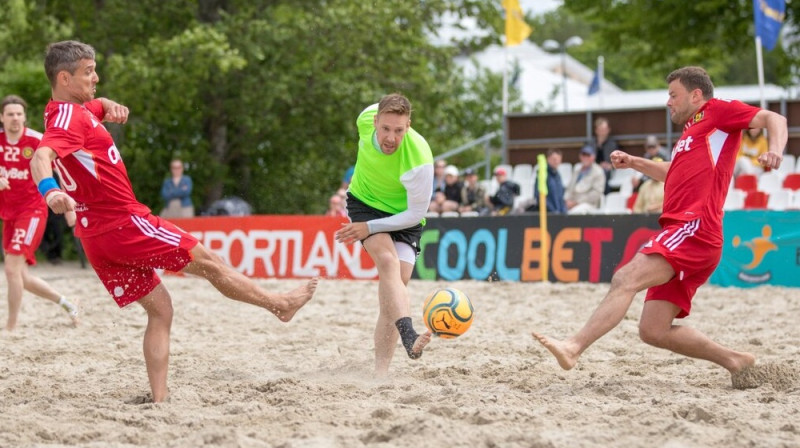 Foto: Baltijas jūras un Skandināvijas pludmales futbola līga