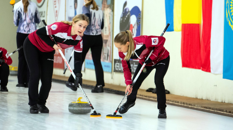 No kreisās: Tīna Siliņa, Ieva Rudzīte
Foto: Ansis Ventiņš