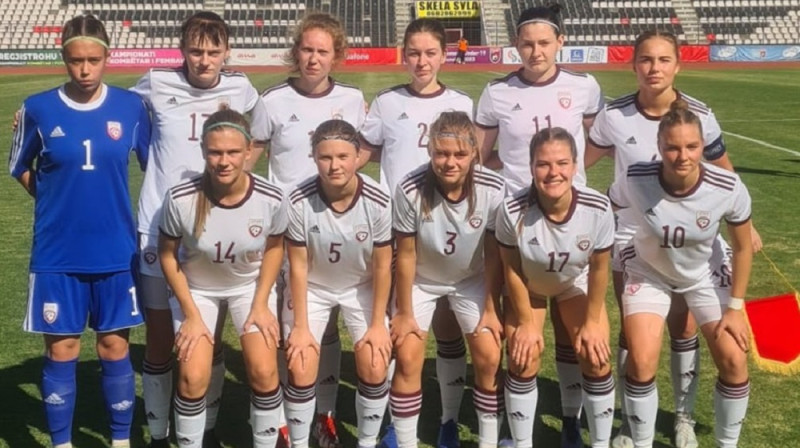 Latvijas U19 sieviešu futbola komanda. Foto: Latvijas Futbola federācija.