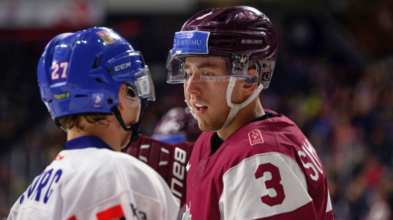 Latvijas U20 valstsvienības aizsargs Rihards Simanovičs. Foto: Hockey Canada Images