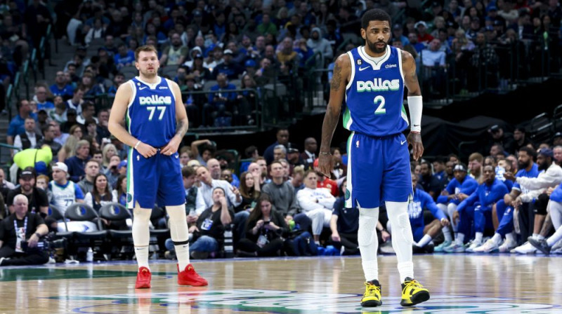 Luka Dončičs un Kairijs Ērvings. Foto: USA TODAY Sports/Scanpix