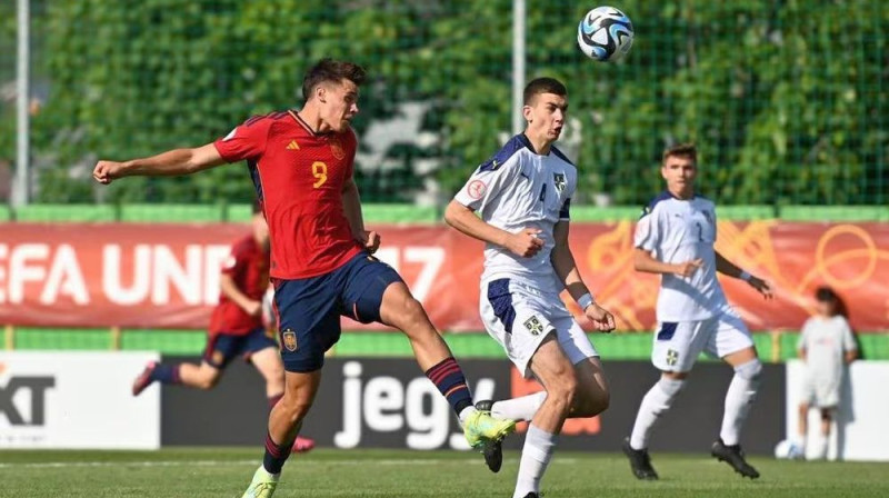 Eiropas meistarsacīkstes U17 izlasēm: Spānija pret Serbiju. Foto: UEFA