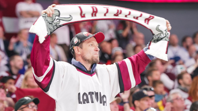 Latvijas hokeja līdzjutēji Tamperē jutās kā mājās. Foto: IIHF