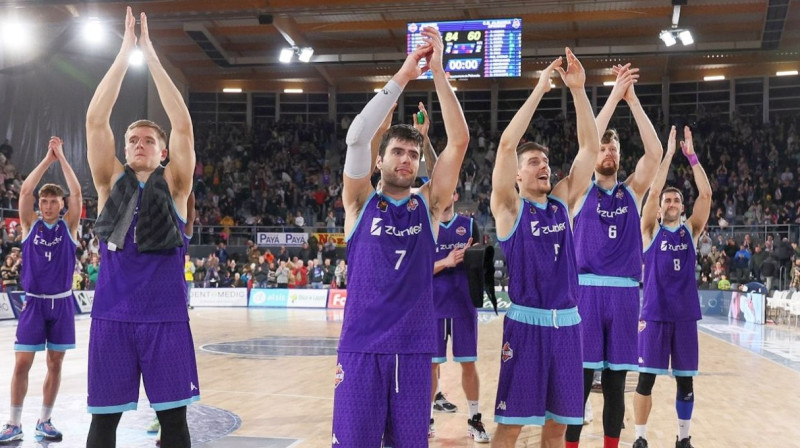 Dāvis Rozītis (Nr. 6) un citi Palensijas "Zunder" basketbolisti. Foto: Palencia Baloncesto