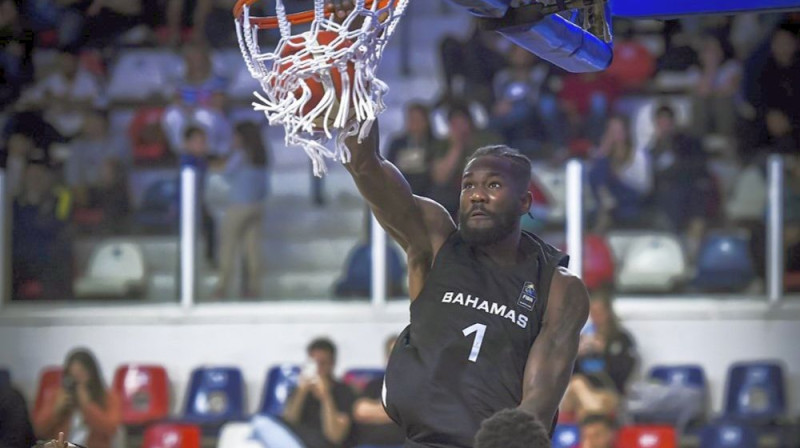 Bahamu Salu izlases spēlētājs Deandrē Eitons. Foto: FIBA