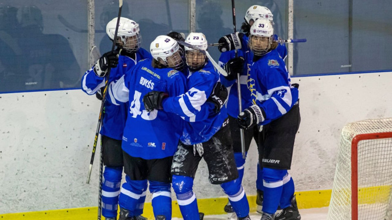 Hokeja skolas "Rīga" spēlētāji. Foto: Guntis Lazdāns/LHF