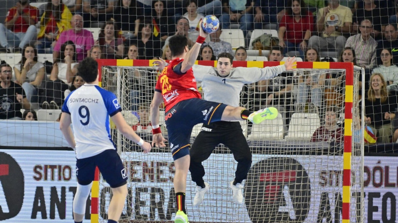 Mirklis no Spānijas un Itālijas valstsvienību spēles Valensijā. Foto: Real Federación Española de Balonmano