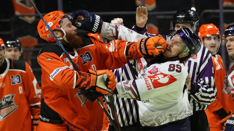 Mirklis no Šefīldas "Steelers" un Berlīnes "Eisbären" spēles. Foto: Sheffield Steelers