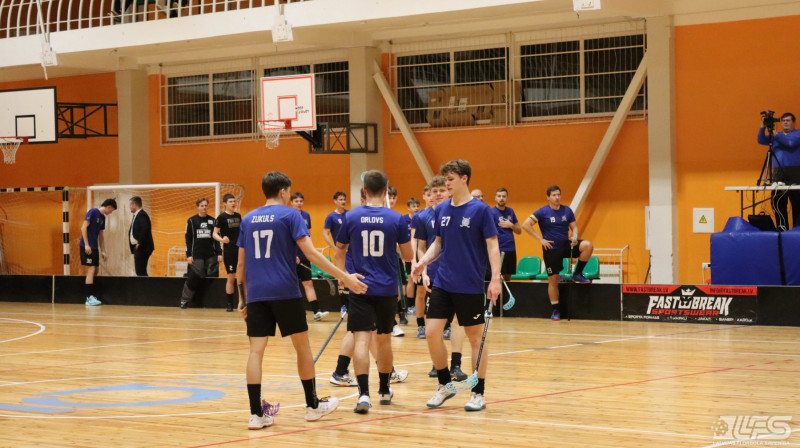 FBK SĀC/ENFRIHO savās mājās pret "Kuršiem" nopelnīja maksimālos punktus, foto: Floorball.lv