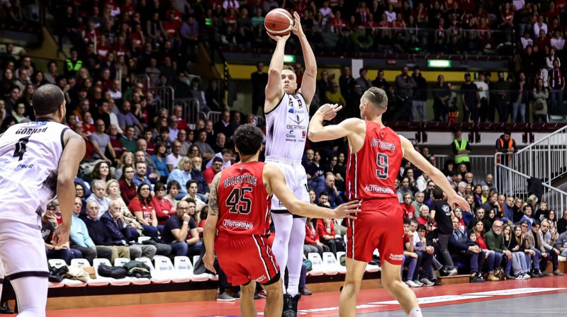 Artūrs Strautiņš Triestē. Foto: Derthona Basket