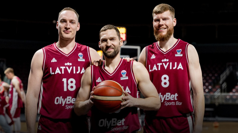 Klāvs Čavars, Jānis Strēlnieks, Dāvis Bertāns. Foto: LBS