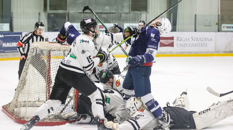 Mirklis no Rīgas "Mogo"/RSU un Viļņas "Hockey Punks" cīņas. Foto: HK Mogo
