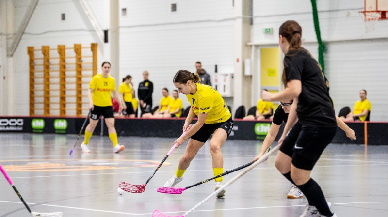 Ieva Jete Jansone (#11) atzīmējās ar trim vārtu guvumiem, foto: Jānis Lārmanis, Floorball.lv