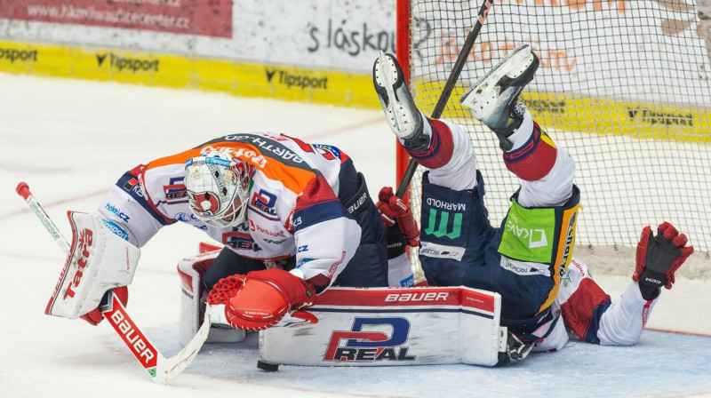 Mirklis pie Pardubices "Dynamo" vārtiem. Foto: Stanislav Souček/Mountfield Hradec Králové