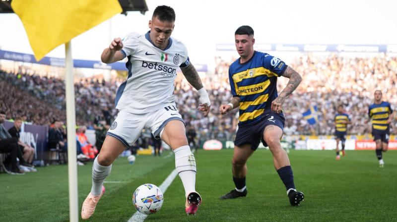 Mirklis no Parmas un Milānas "Inter" cīņas. Lautaro Martiness ar bumbu. Foto: Massimo Paolone/Zumapress.com/Scanpix