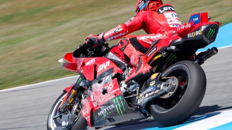 Marks Markess pēc kritiena. Foto: Motorsport.com