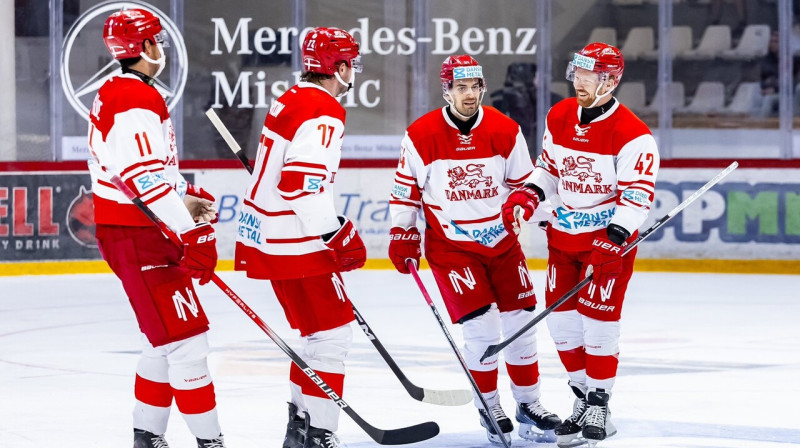 Dānijas valstsvienības hokejisti. Foto: Magyar Jégkorong Szövetség