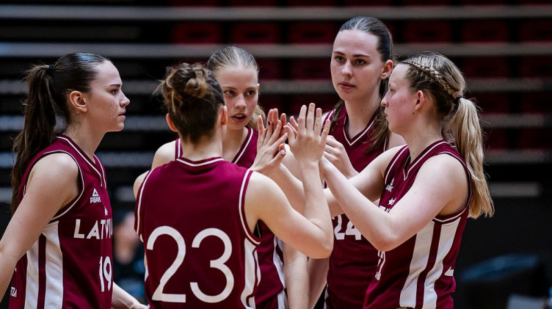 Latvijas U18 meitenes. Foto: LBS