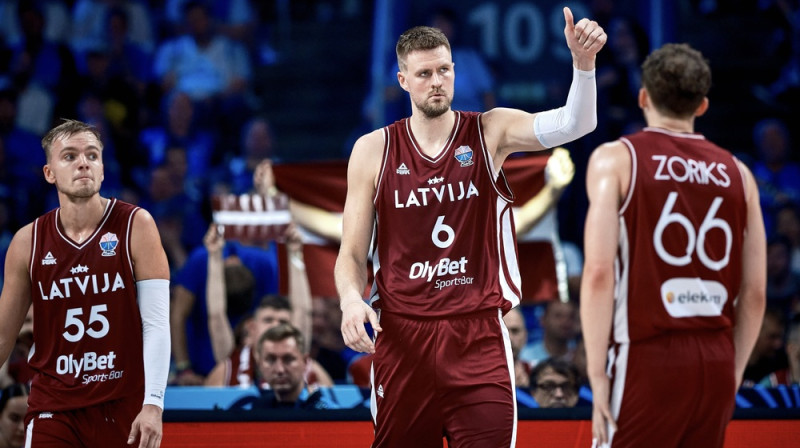 Artūrs Žagars, Kristaps Porziņģis un Kristers Zoriks. Foto: FIBA