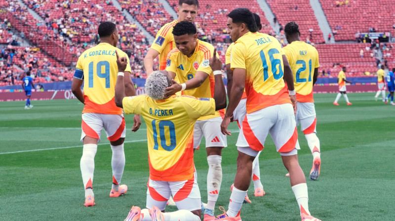 Kolumbijas U20 valstsvienības futbolisti. Foto: Esteban Felix/AP/Scanpix