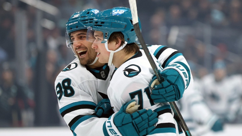 Mario Feraro un Maklins Selebrīni. Foto: San Jose Sharks