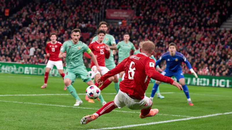 Mirklis no Dānijas un Baltkrievijas valstsvienību cīņas Kopenhāgenā. Foto: Camilla Stolen/Imago Images/Scanpix