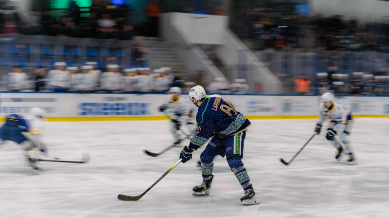 Daņila Larionovs uzbrukumā. Foto: Jasmin Jasko Alihodžić/KHL Sisak