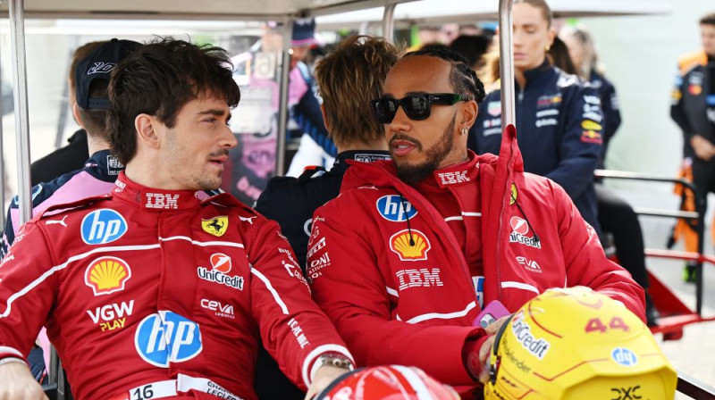 Šarls Leklērs un Lūiss Hamiltons. Foto: Motorsport.com