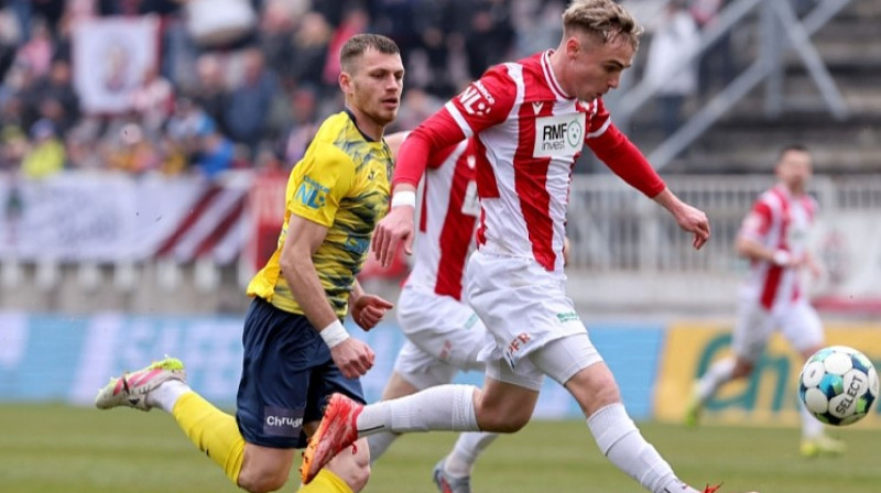 Oskars Vientiess cīņā Žižkovā (Prāgā). Foto: FK Viktoria Žižkov