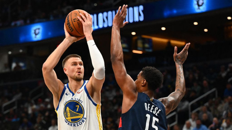 Kristaps POrziņģis un Džulians Rīss. Foto. AP. Scanpix