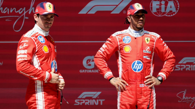 Šarls Leklērs un Lūiss Hamiltons. Foto: F1.com
