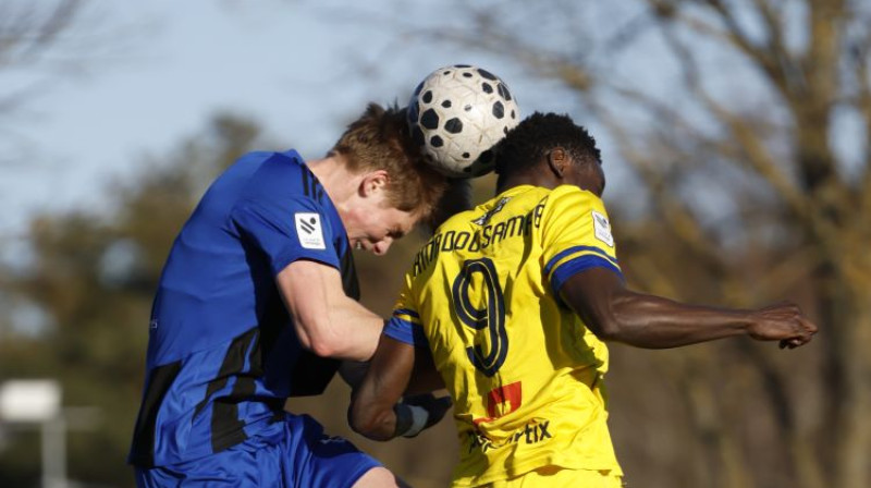 Gustavs Leitāns pret Bambā. Foto: SK Super Nova