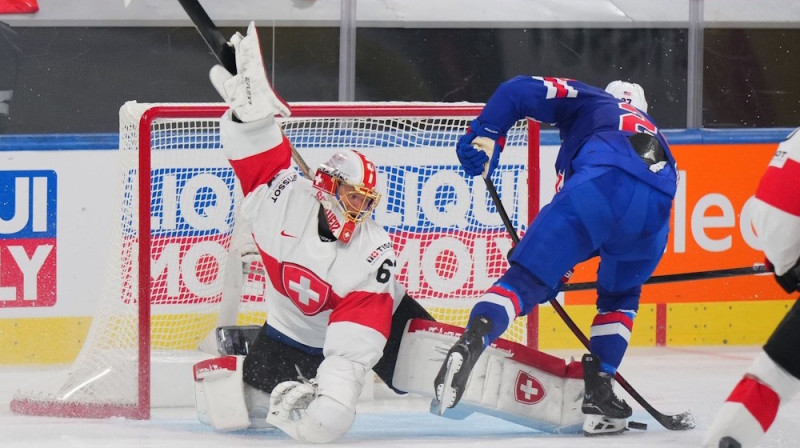 Leonardo Dženoni glābj Šveices izlasi, Foto: Andre Riguette/IIHF