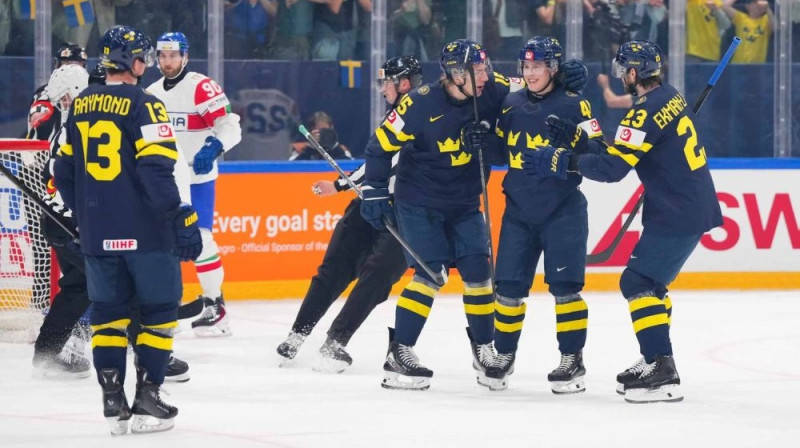 Zviedrijas izlases hokejisti Foto: IIHF