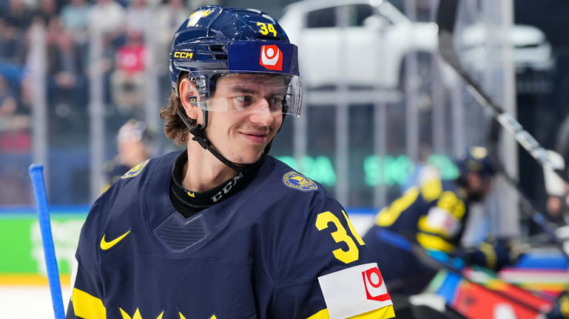 Zviedrijas izlases aizsargs Alberts Jūhansons. Foto: IIHF